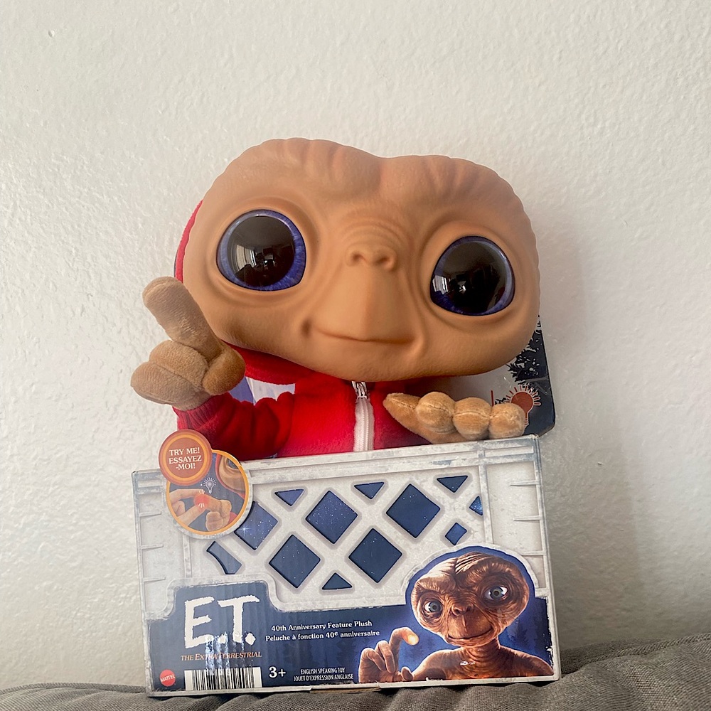E.T 40 anniversary plush collection